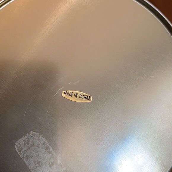 Vintage Set of 3 NWOT Christmas tins - Picture 8 of 8